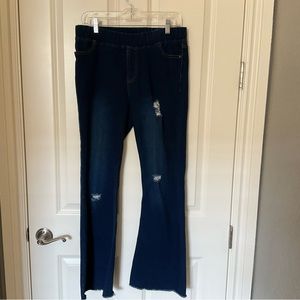 NWOT Jvini distressed flare jeans, sz L